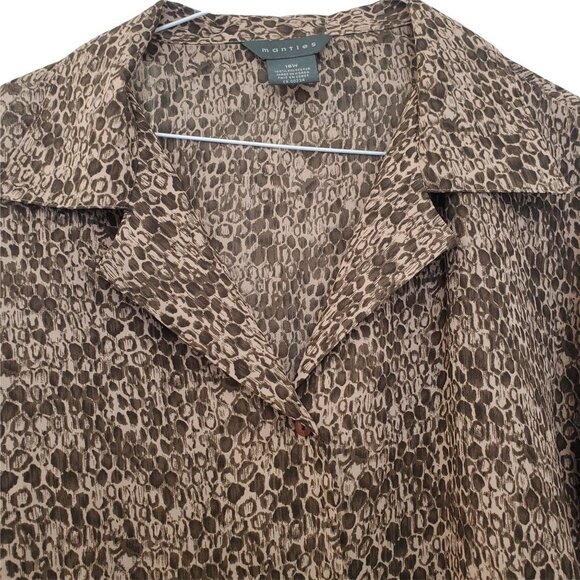 Mantles Dot/Spot Pattern  Blouse with mini side slits - Picture 3 of 7